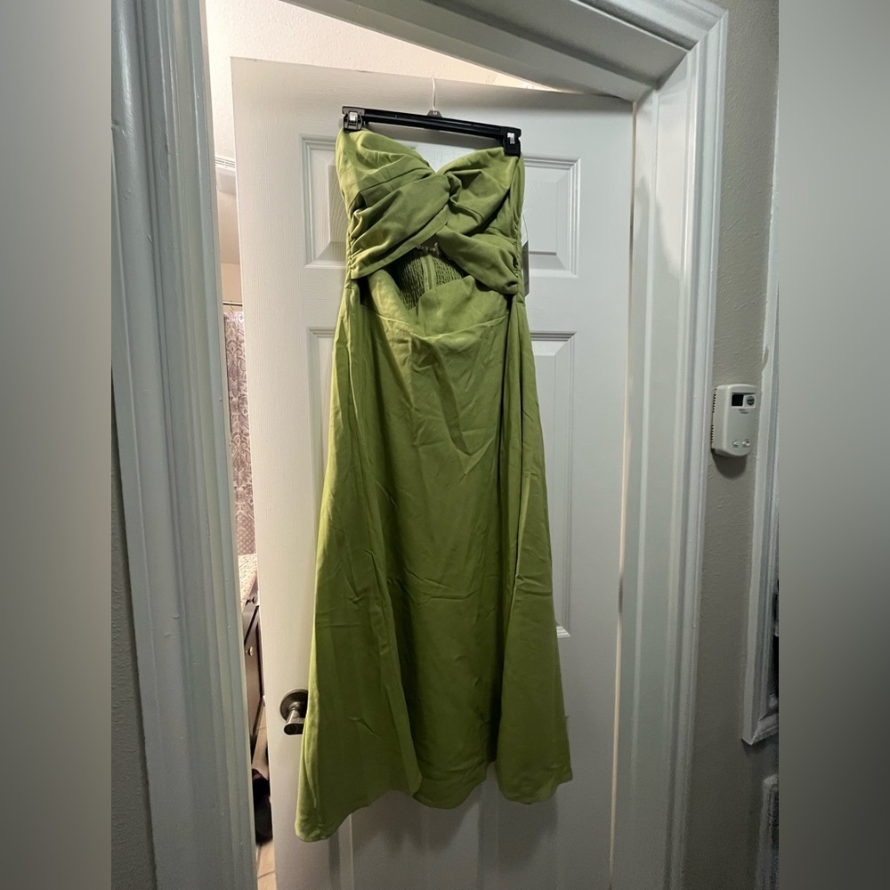 Francesca's Collections Lime Green Strapless Twist Midi Dress - Picture 3 of 5